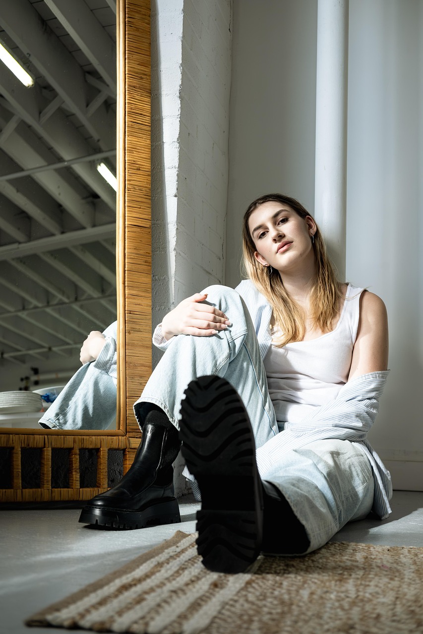 teen photo, teen, woman, girl, model, blonde, portrait, fashion, smile, face, beach, female, makeup, hair, nature, lady, happy, modeling, pose, skin, posing, caucasian, person, city, mirror
